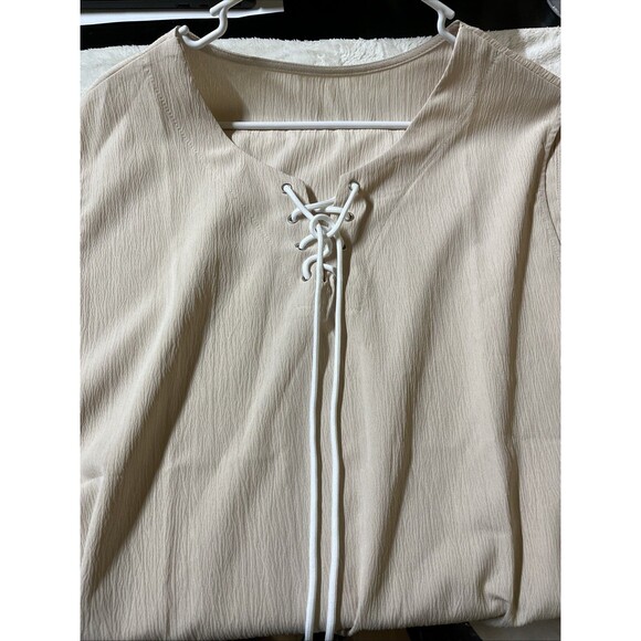 Women's Size 3XL Cream Sleeveess Blouse VNeck with Front Tie 100% Polyester - Picture 6 of 7